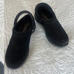 Skechers Black Suede Comfort Clogs with Heel Strap